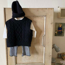 Load image into Gallery viewer, Knit Vest - Three Colours
