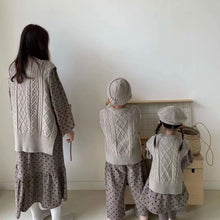 Load image into Gallery viewer, Knit Vest - Three Colours

