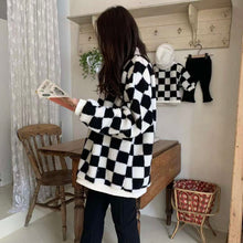 Load image into Gallery viewer, Sherpa Pullover - Black Check
